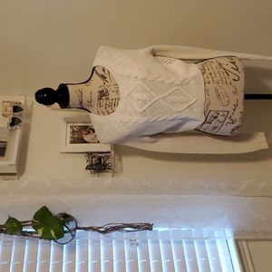 Express Ivory white crop long sleeve sweater